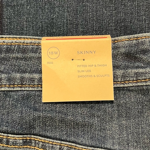 NWT Universal Thread Skinny Patch Pattern Denim Sz 18 W - Picture 8 of 8